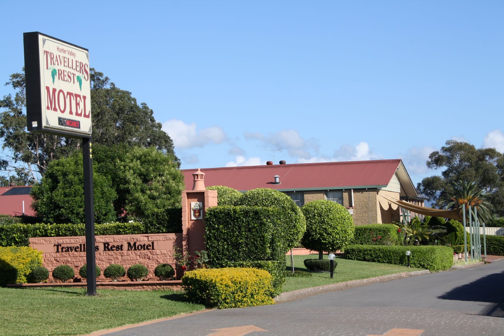 The frontage of Hunter Valley Travellers Rest Motel